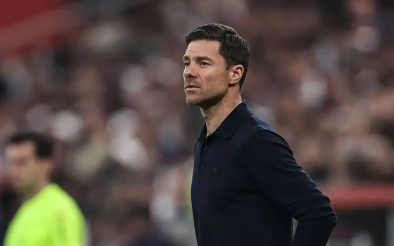 ليس ليفربول.. ألونسو على طاولة عملاق آخر في البريميرليج